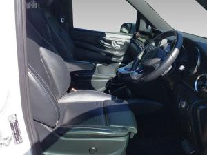 Mercedes-Benz V-Class V220d Avantgarde - Image 13