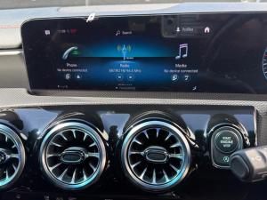 Mercedes-Benz CLA CLA200 Progressive - Image 21