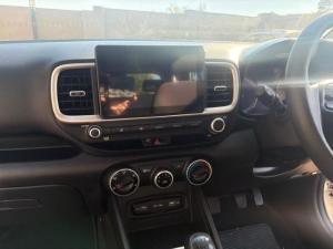 Hyundai Venue 1.2 Motion - Image 17