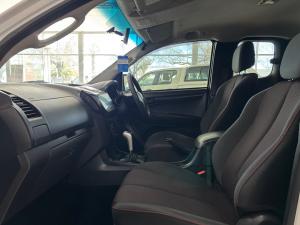 Isuzu D-Max 250 Extended cab Hi-Ride auto - Image 7