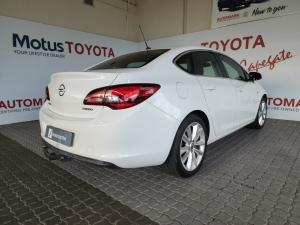 Opel Astra sedan 1.6 Turbo Cosmo - Image 2