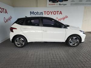 Hyundai i20 1.0T Fluid manual - Image 3