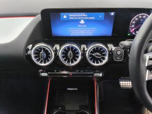 Mercedes-Benz GLA GLA200 Progressive - Image 15