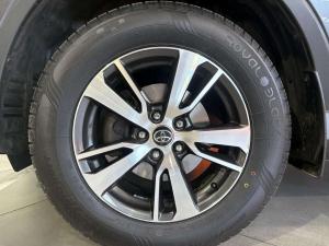 Toyota RAV4 2.0 GX automatic - Image 11
