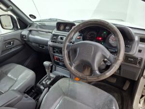 Mitsubishi Pajero 3.5 GLS automatic - Image 11