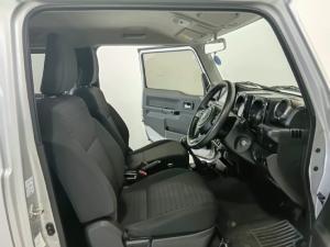 Suzuki Jimny 1.5 GLX AllGrip 3-door manual - Image 8