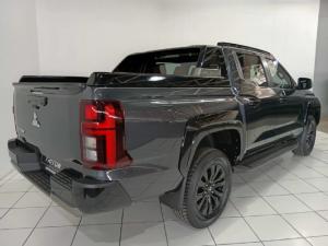 Mitsubishi Triton 2.4DI-D Bi-Turbo double cab 4x4 - Image 4