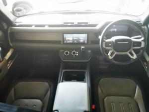 Land Rover Defender 110 D300 X-Dynamic HSE - Image 5