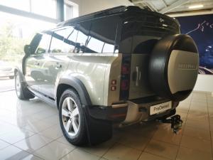 Land Rover Defender 110 D300 X-Dynamic HSE - Image 9