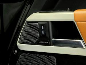 Land Rover Defender 110 D240 X-Dynamic HSE - Image 15