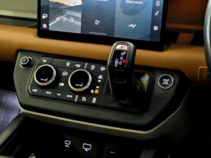 Land Rover Defender 110 D240 X-Dynamic HSE - Image 25