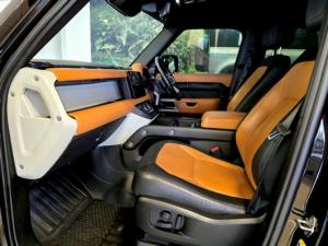 Land Rover Defender 110 D240 X-Dynamic HSE - Image 31
