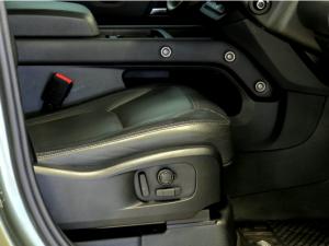 Land Rover Defender 110 D300 X-Dynamic HSE - Image 14