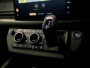 Land Rover Defender 110 D300 X-Dynamic HSE - Image 21
