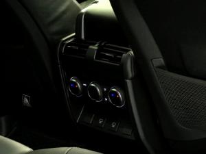Land Rover Defender 110 D300 X-Dynamic HSE - Image 22
