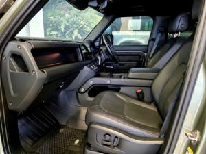 Land Rover Defender 110 D300 X-Dynamic HSE - Image 30