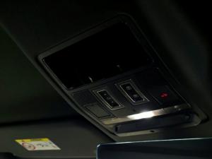 Land Rover Defender 110 D300 X-Dynamic HSE - Image 35