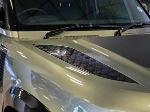 Land Rover Defender 110 D300 X-Dynamic HSE - Image 5
