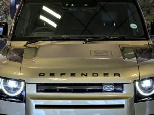Land Rover Defender 110 D300 X-Dynamic HSE - Image 7