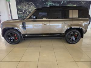 Land Rover Defender 110 D300 X - Image 2