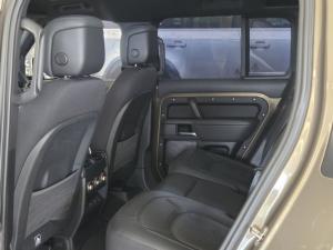 Land Rover Defender 110 D300 X - Image 7