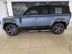 Land Rover Defender 110 D300 X-Dynamic SE - Image 2