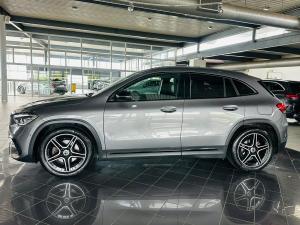 Mercedes-Benz GLA GLA200 - Image 10