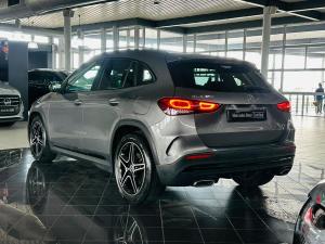 Mercedes-Benz GLA GLA200 - Image 11