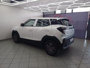 Mahindra XUV 3XO 1.2T MX2 auto - Image 4