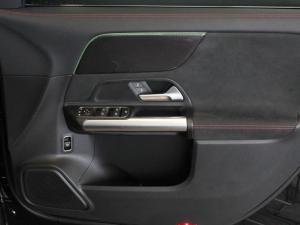 Mercedes-Benz GLA GLA200 Progressive - Image 20