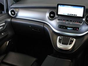 Mercedes-Benz V-Class V300d Exclusive - Image 19