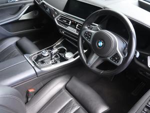 BMW X5 M50d - Image 13