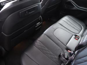 BMW X5 M50d - Image 18