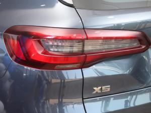 BMW X5 M50d - Image 19