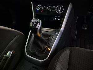 Volkswagen Polo hatch 1.0TSI Life manual - Image 11