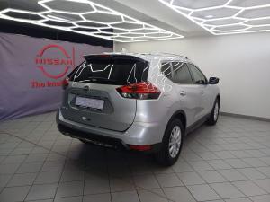 Nissan X-Trail 2.5 4x4 Acenta Tech - Image 5