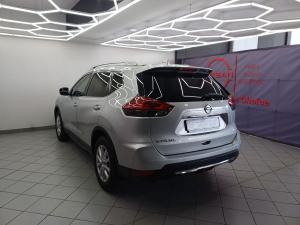 Nissan X-Trail 2.5 4x4 Acenta Tech - Image 7