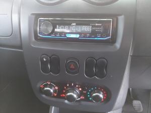 Nissan NP200 1.6i safety pack (aircon) - Image 13