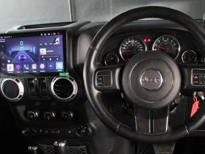 Jeep Wrangler 3.6L Polar Edition - Image 13