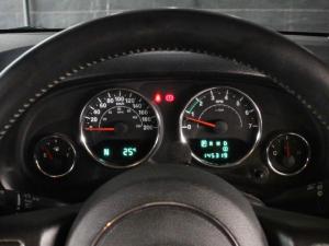 Jeep Wrangler 3.6L Polar Edition - Image 17