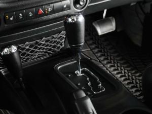 Jeep Wrangler 3.6L Polar Edition - Image 19