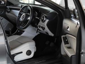 Mercedes-Benz GLA GLA200 - Image 17