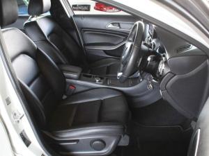 Mercedes-Benz GLA GLA220d 4Matic Style - Image 16
