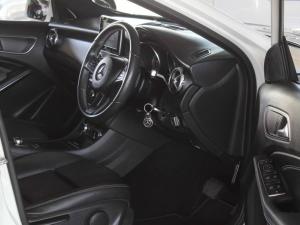 Mercedes-Benz GLA GLA220d 4Matic Style - Image 19