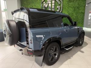 Land Rover Defender 90 P400 X-Dynamic HSE - Image 5