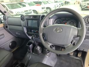 Toyota Land Cruiser 79 4.0 V6 single cab - Image 6