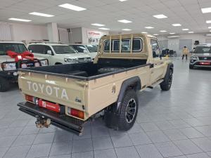 Toyota Land Cruiser 79 4.0 V6 single cab - Image 2