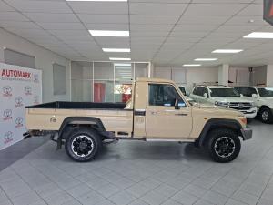 Toyota Land Cruiser 79 4.0 V6 single cab - Image 3