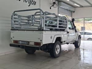 Toyota Land Cruiser 79 4.5D-4D LX V8 single cab - Image 2