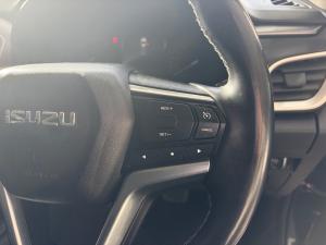 Isuzu D-Max 3.0TD double cab LS 4x4 auto - Image 9